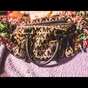 Michael kors authentic handbag